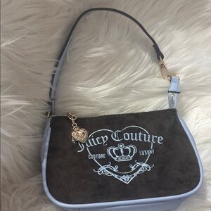 Juicy couture wrestler
Like new and very good condition